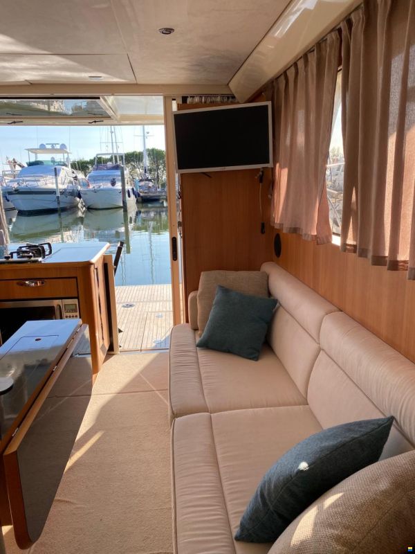 Greenline 33 Hybrid ready