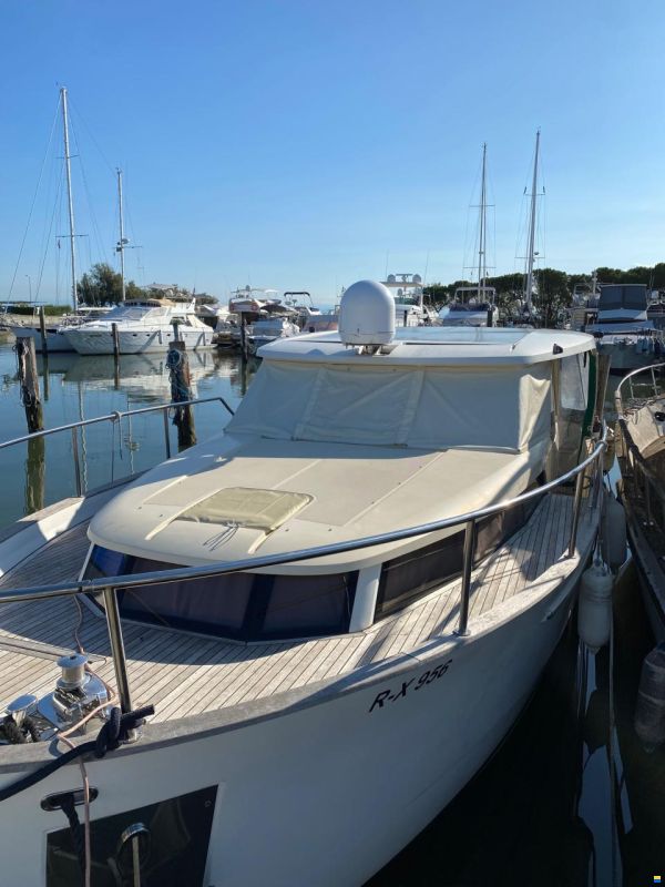 Greenline 33 Hybrid ready