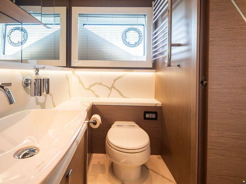 Sunseeker Predator 65