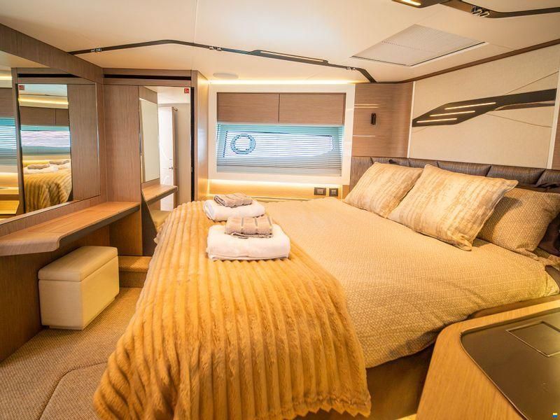 Sunseeker Predator 65