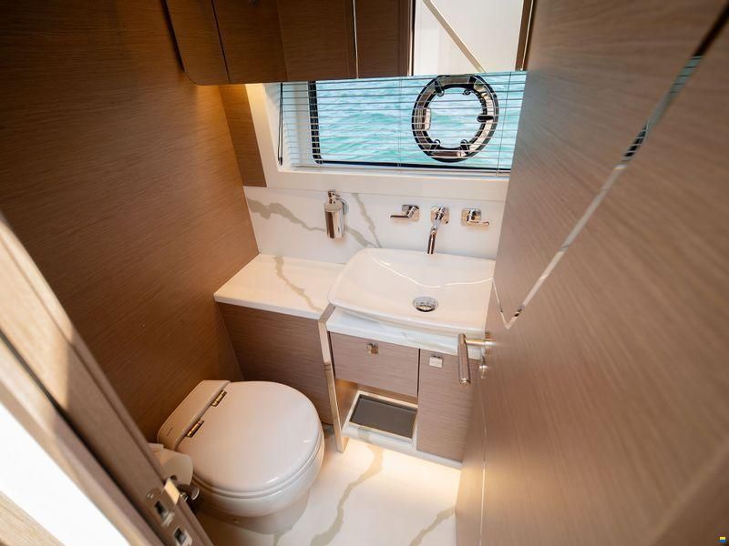 Sunseeker Predator 65