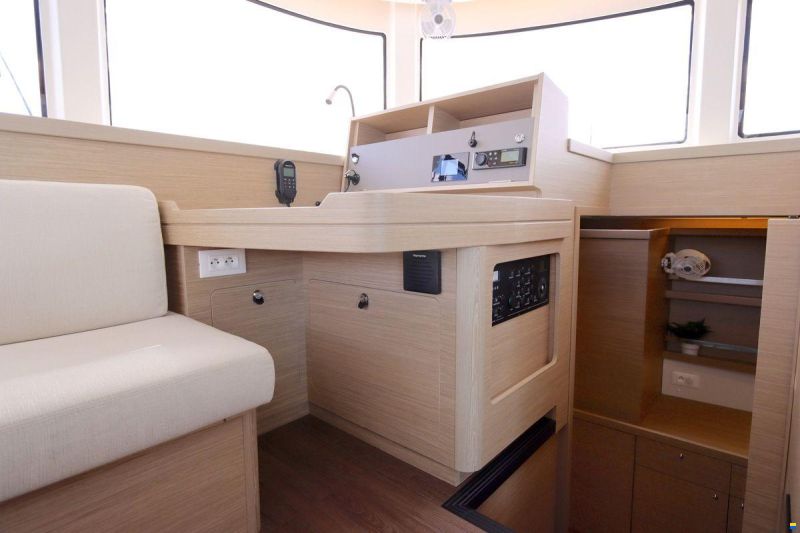 Lagoon 42 Full specs