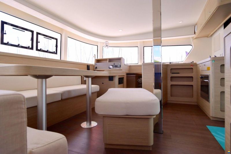 Lagoon 42 Full specs