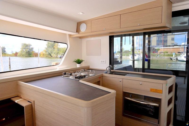 Lagoon 42 Full specs