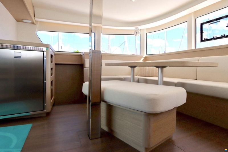 Lagoon 42 Full specs