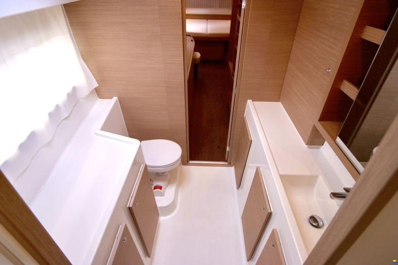 Lagoon 42 Full specs