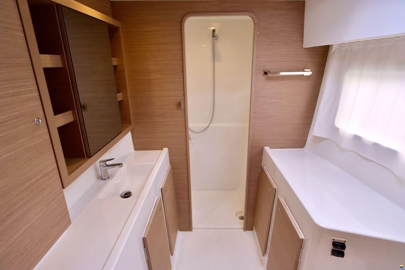 Lagoon 42 Full specs