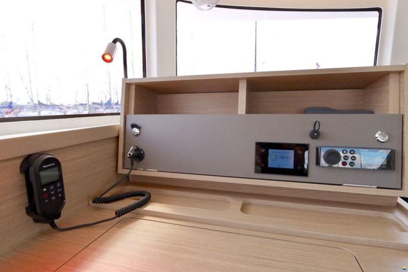 Lagoon 42 Full specs