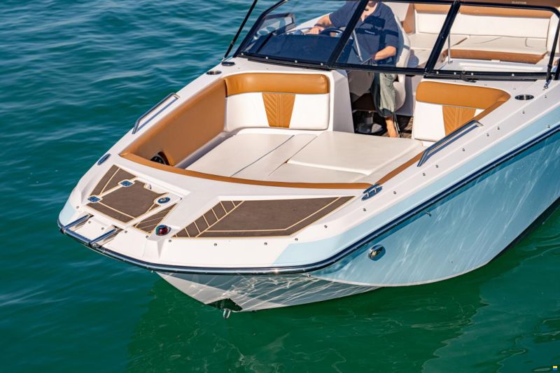 Glastron GTDW 225 - Surf Edition