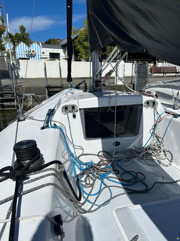 Esse 850 with Mooring spot Lutry