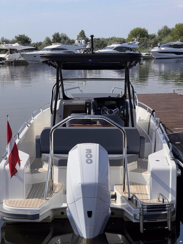 Nimbus T8 T-top