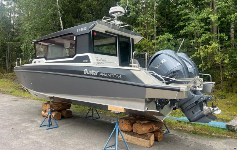 Buster Phantom Cabin