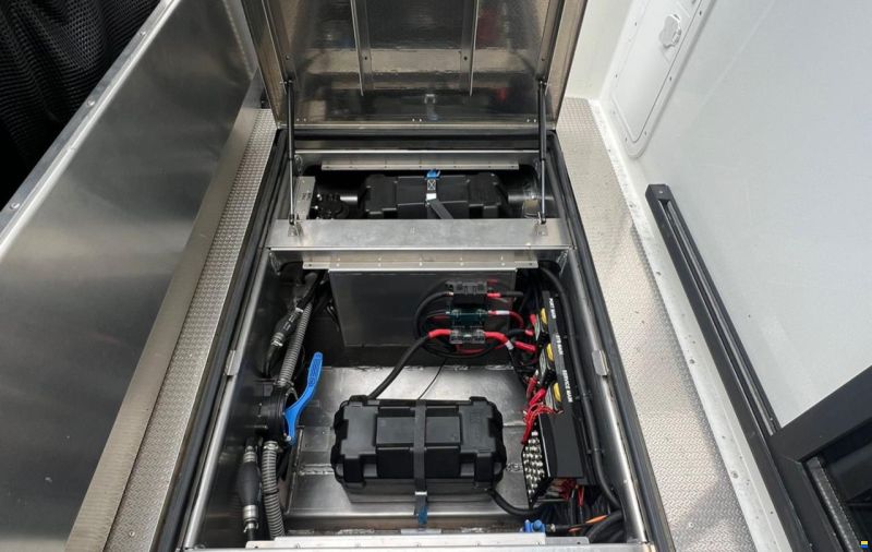 Buster Phantom Cabin