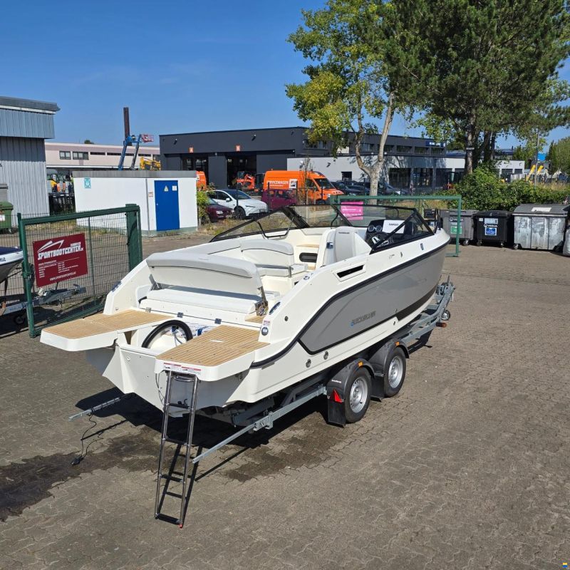 Quicksilver 675 Cruiser Deluxe Edition+Mercury F200X