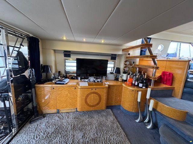 Fairline Squadron 62. BYTTE
