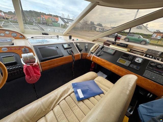 Fairline Squadron 62. BYTTE