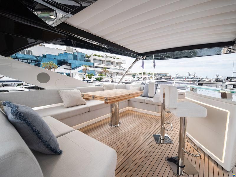 Sunseeker 76 Yacht