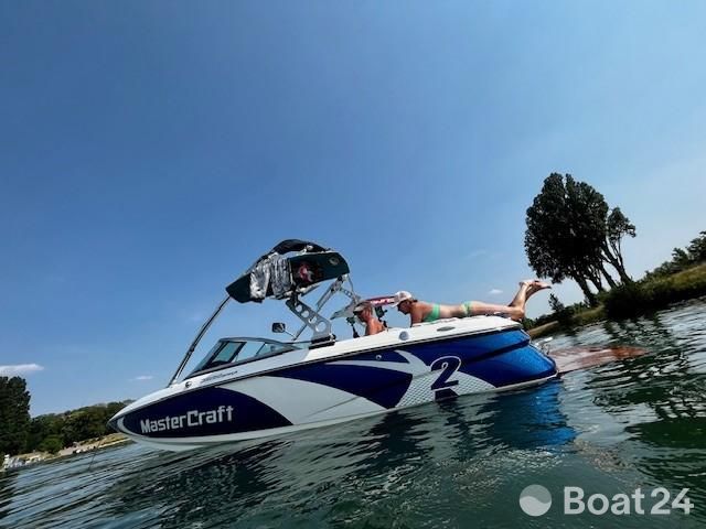 MasterCraft X2 - MODELL: 2011