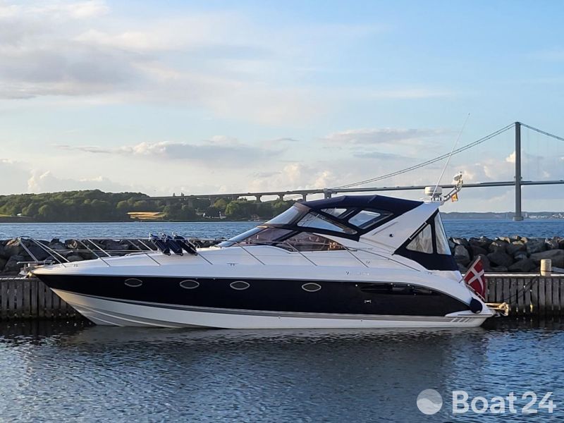Fairline Targa 40 - Bug und Heckstrahlruder etc.