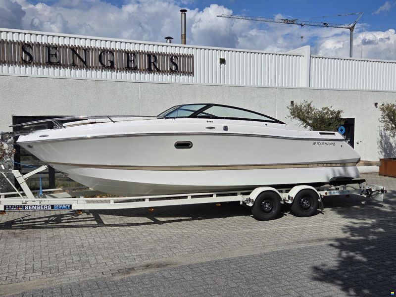 Four Winns S265 - V8-300 - low hours! - good condit