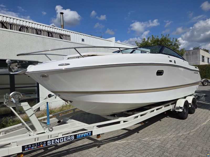 Four Winns S265 - V8-300 - low hours! - good condit
