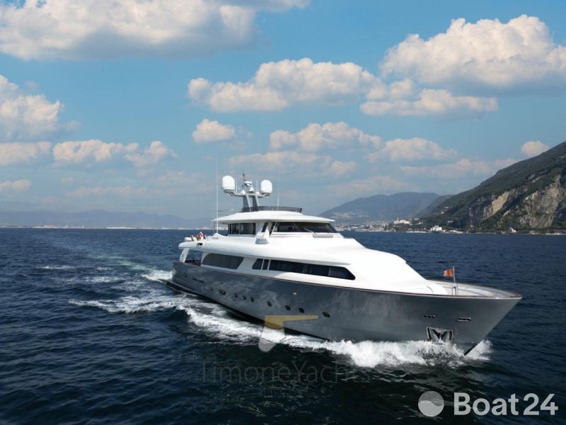 Custom Line Navetta 30