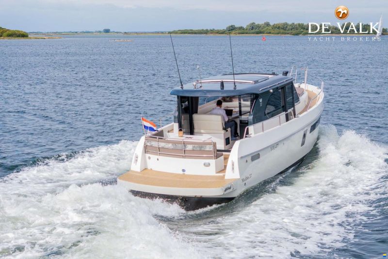 Maxima 37