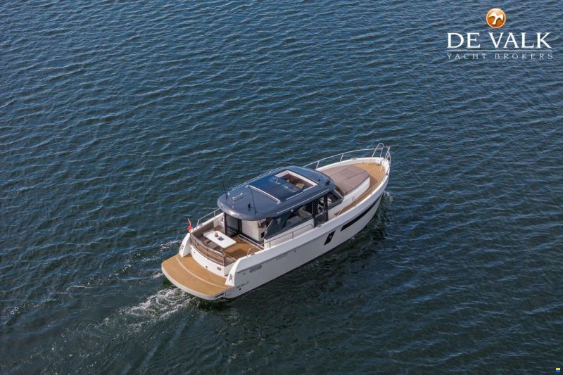 Maxima 37