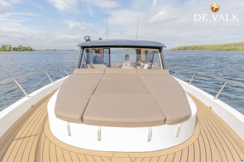 Maxima 37