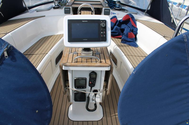 Bavaria 44