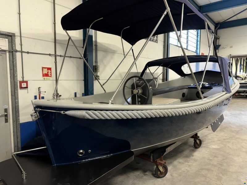 Dutch Steel Sloep 740