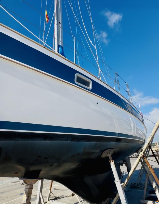 Hallberg-Rassy 352