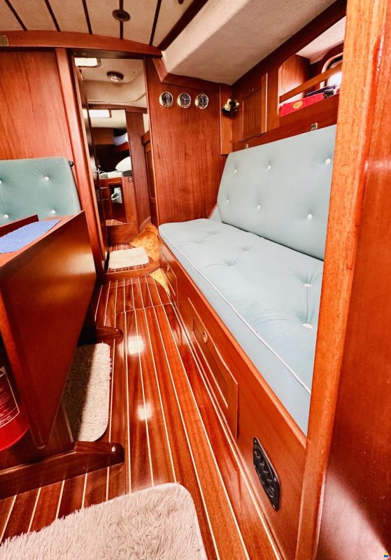 Hallberg-Rassy 352