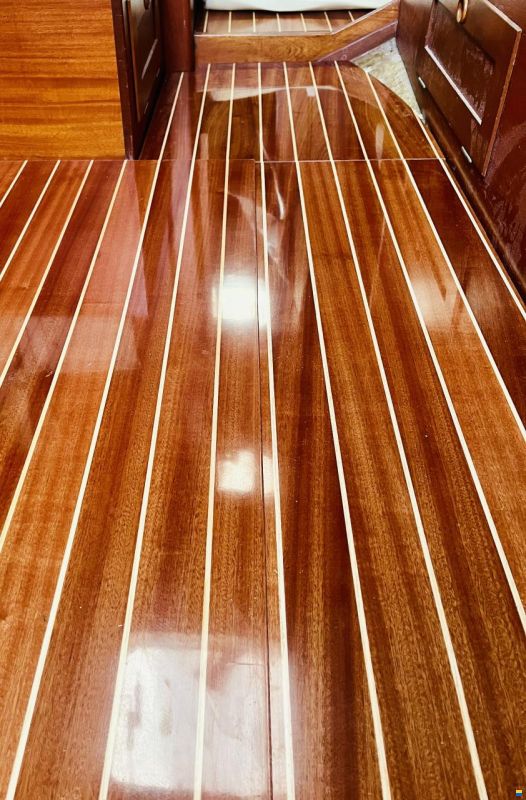 Hallberg-Rassy 352