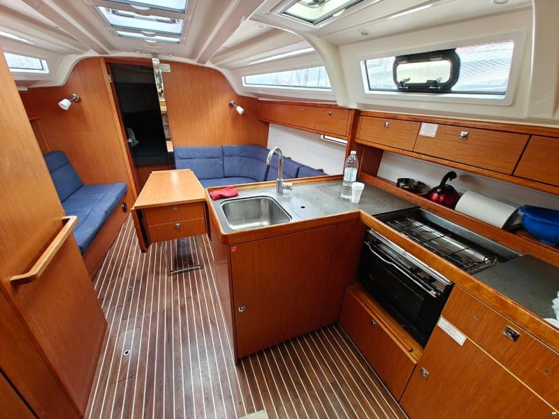 Bavaria Cruiser 37