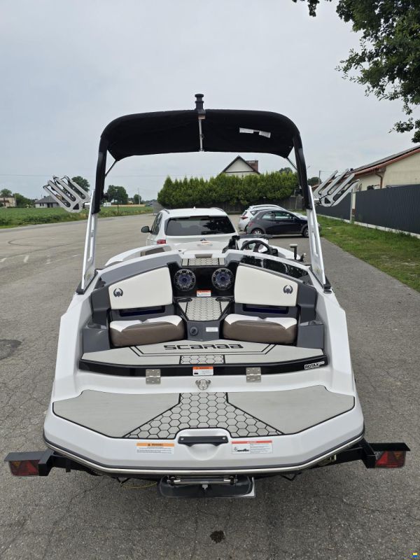 Scarab 165