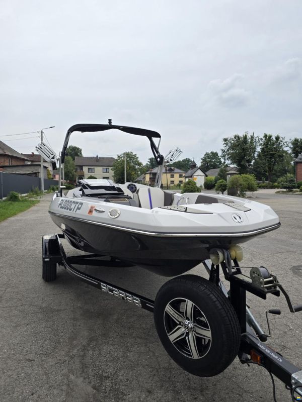 Scarab 165