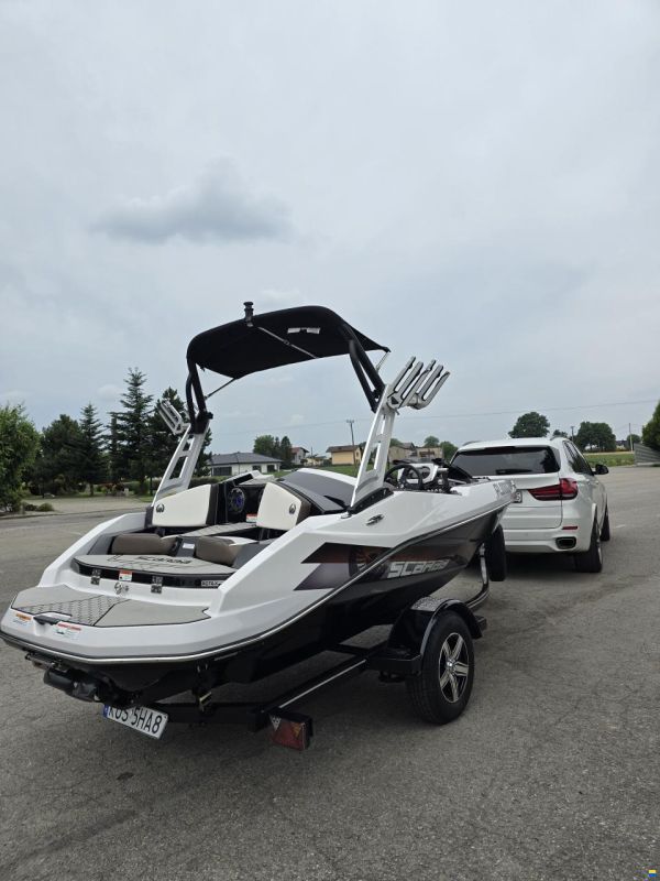 Scarab 165