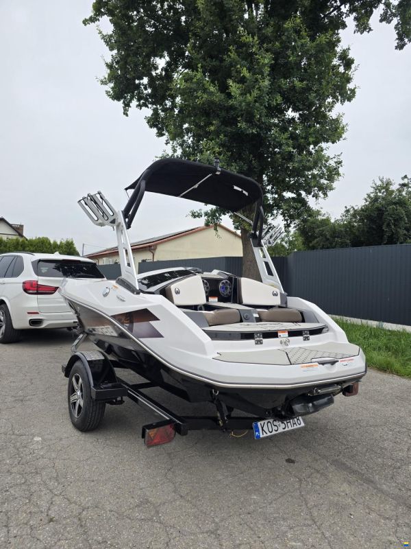Scarab 165