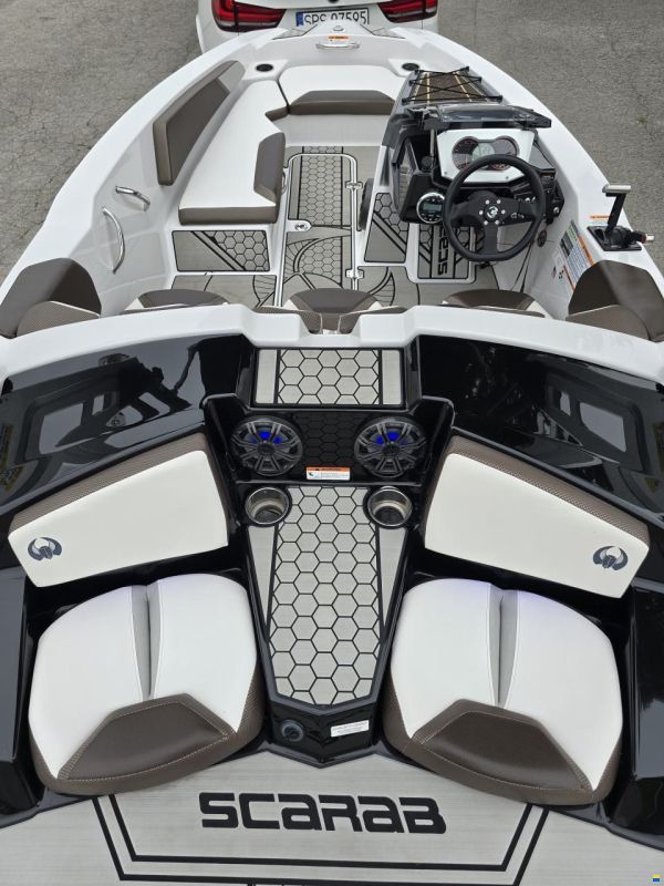 Scarab 165