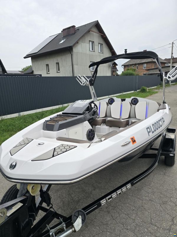 Scarab 165