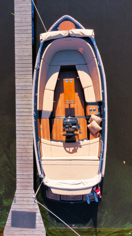 Corsiva Tender 650