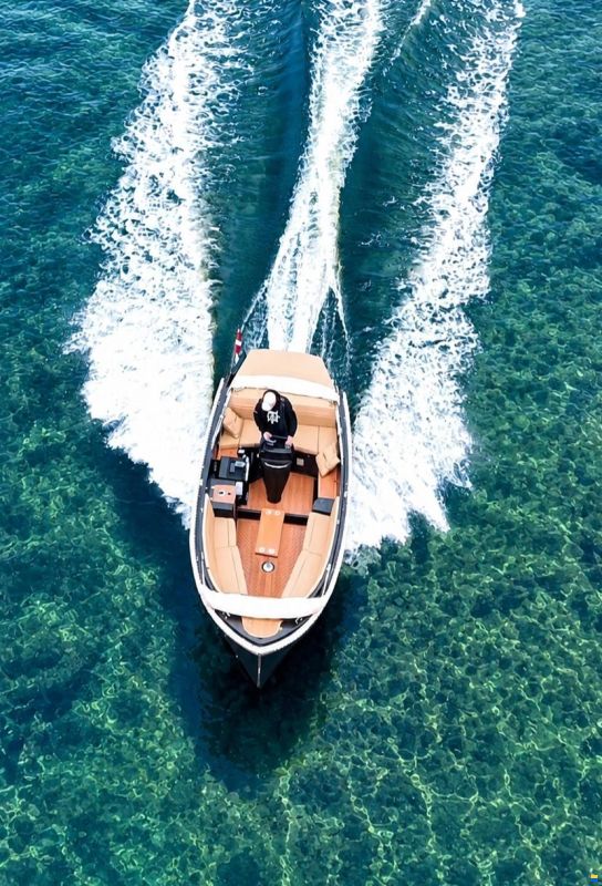 Corsiva Tender 650