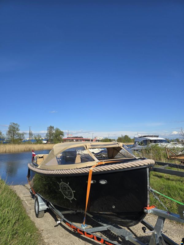Corsiva Tender 650