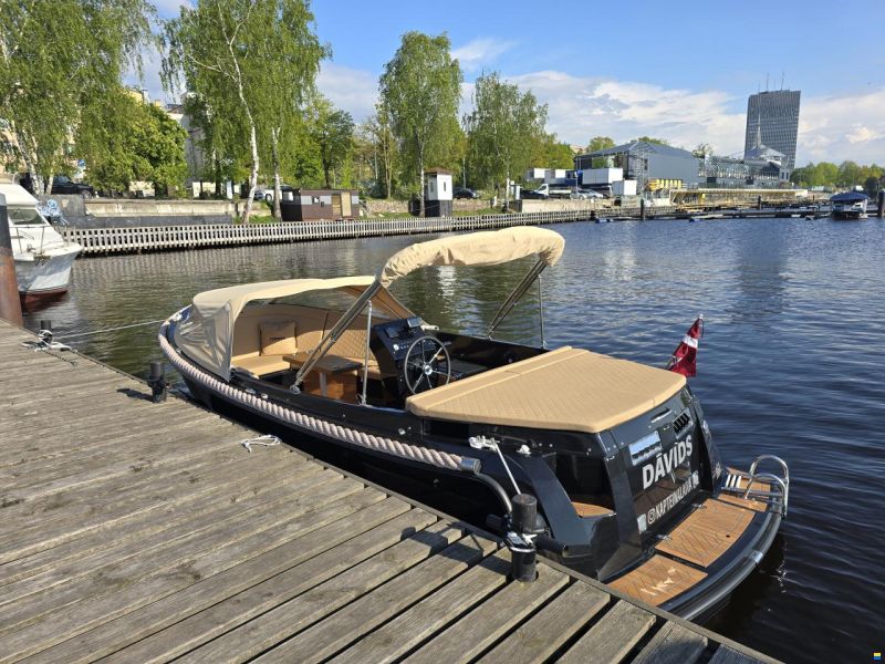 Corsiva Tender 650