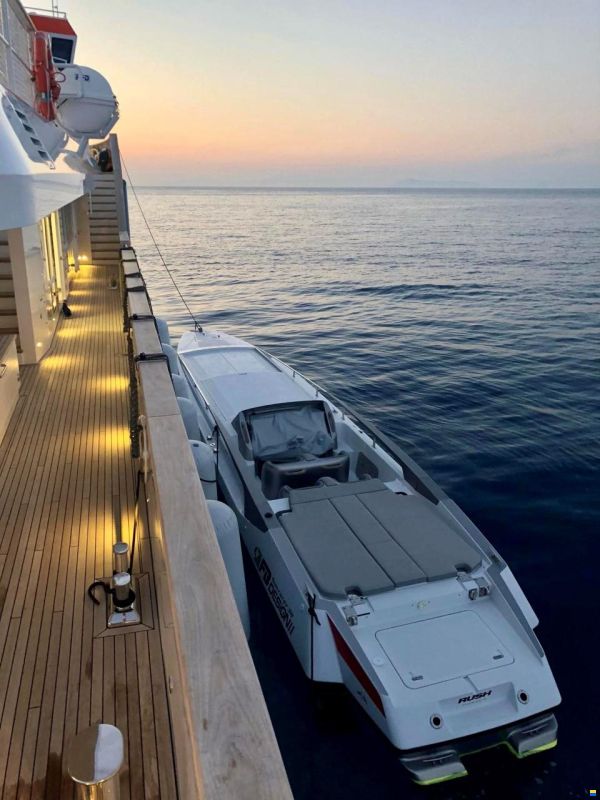 FB Design Buzzi Sunracer 38
