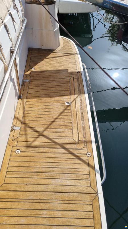 Sealine T-60
