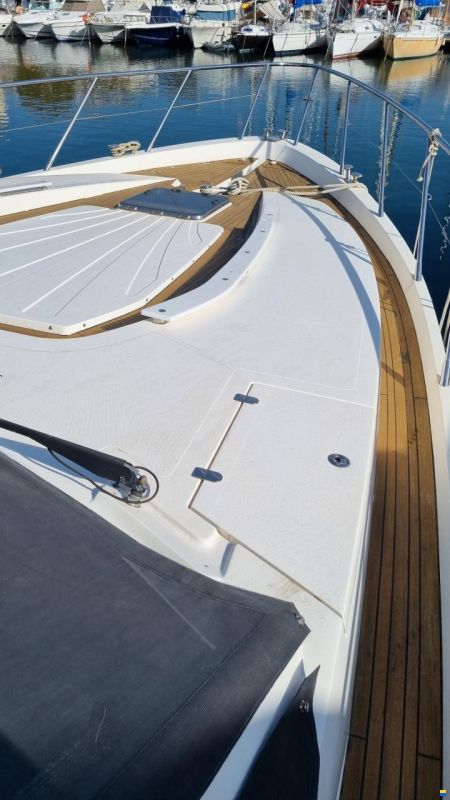 Sealine T-60