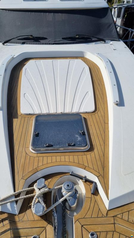 Sealine T-60
