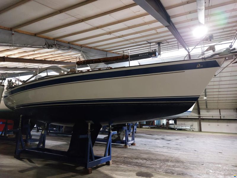 Hallberg-Rassy HR 34